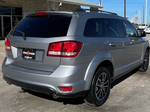Used 2018 Dodge Journey SXT w/ Connectivity Group image 5