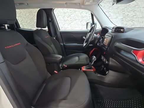 Used 2017 Jeep Renegade Trailhawk AWD/4WD image 10