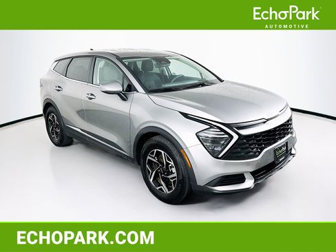 Used 2025 Kia Sportage LX FWD image 1
