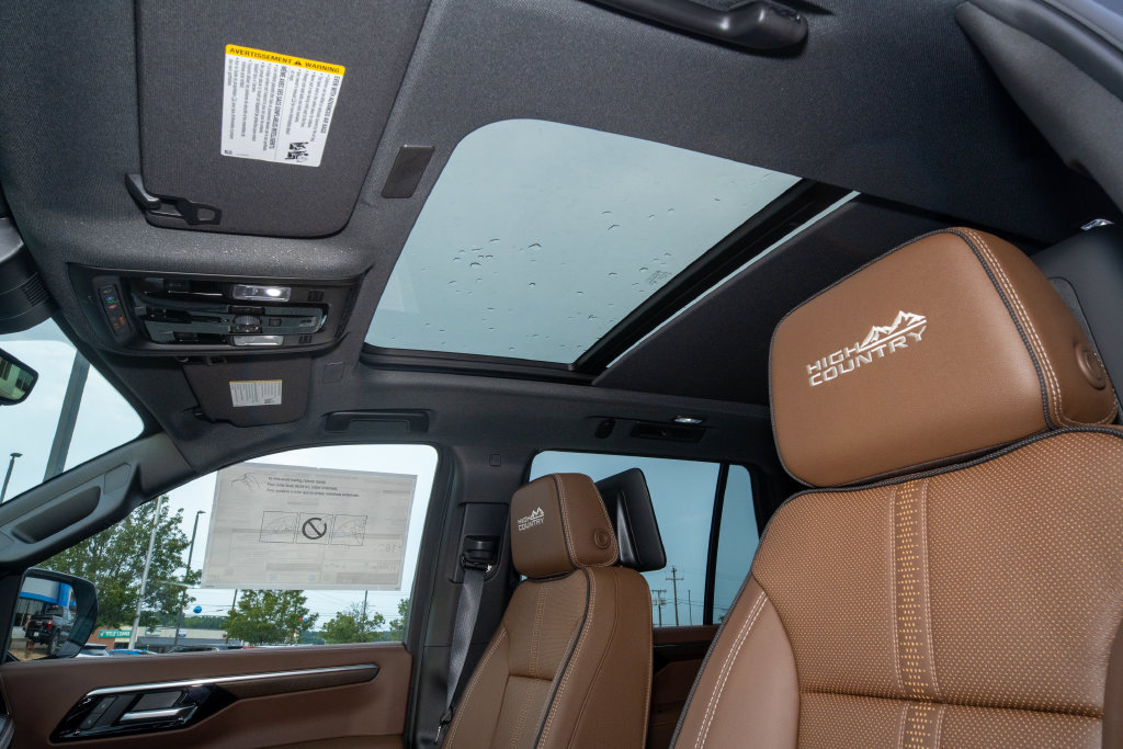 New 2026 Chevrolet Tahoe High Country AWD/4WD image 15