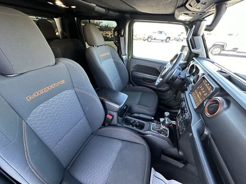 Used 2023 Jeep Gladiator Mojave w/ Cold Weather Group image 10