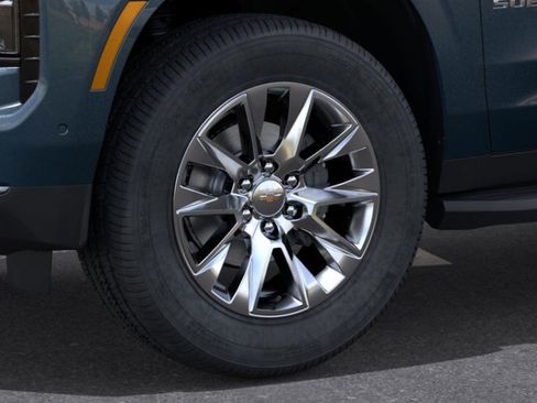 New 2026 Chevrolet Suburban Premier image 35