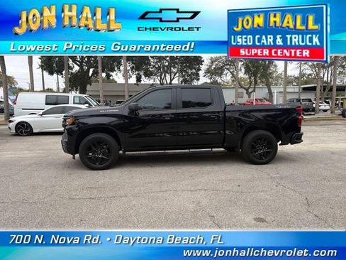 Used 2025 Chevrolet Silverado 1500 Custom image 4