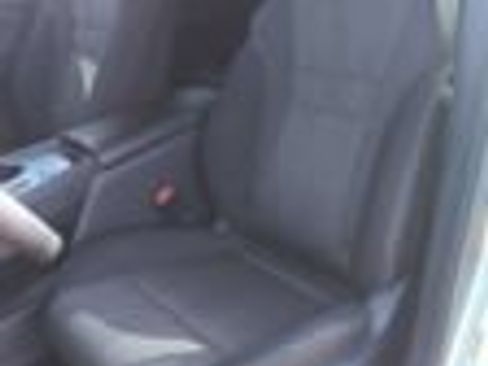 Used 2025 Nissan Rogue SV FWD image 6