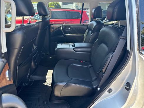 Used 2021 Nissan Armada SL w/ Captain's Chairs Package AWD/4WD image 10