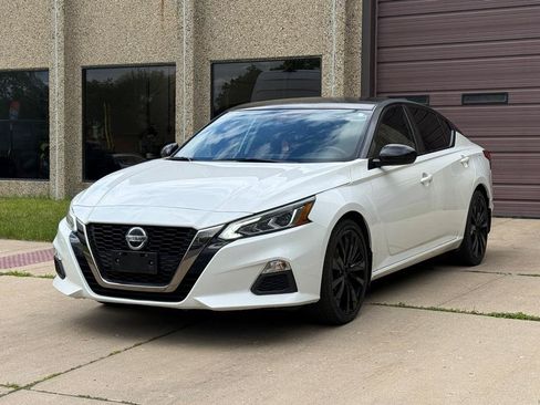 Used 2021 Nissan Altima 2.5 SR FWD image 3