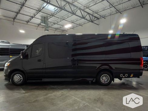 Used 2019 Mercedes-Benz Sprinter 170 Cargo image 32