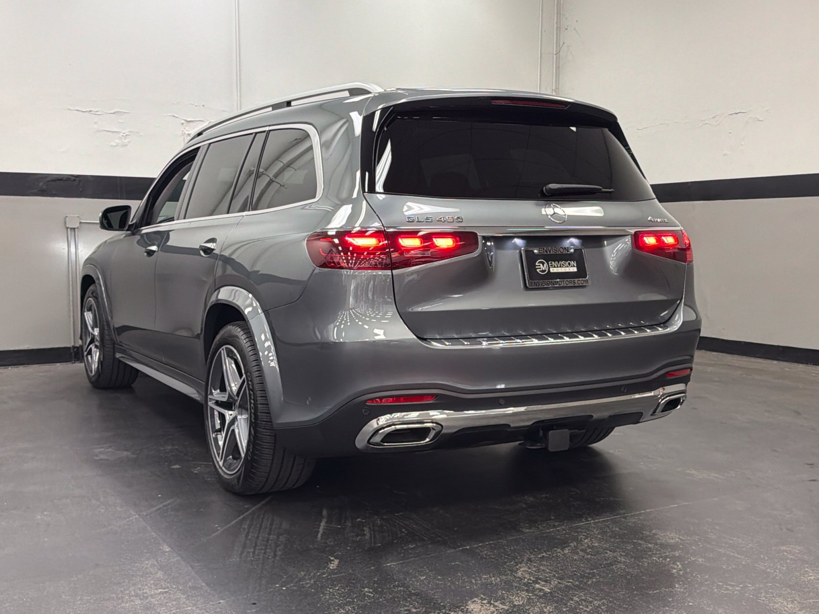 Used 2026 Mercedes-Benz GLS 450 4MATIC image 9