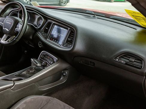 Used 2017 Dodge Challenger GT w/ GT Interior Package image 11