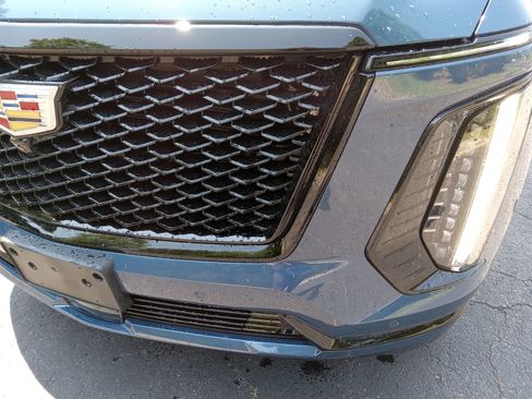 Certified 2026 Cadillac Escalade Platinum Sport AWD/4WD image 8