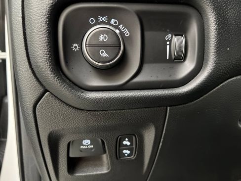 Used 2021 RAM 1500 Big Horn RWD image 43