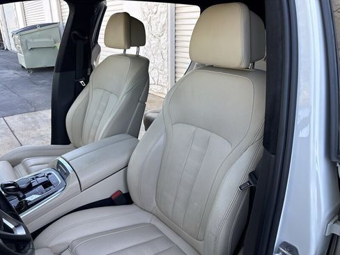 Used 2021 BMW X7 xDrive40i w/ Premium Package AWD/4WD image 25