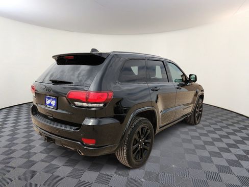 Used 2019 Jeep Grand Cherokee Altitude image 4