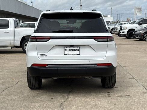 New 2026 Jeep Grand Cherokee Altitude AWD/4WD image 4