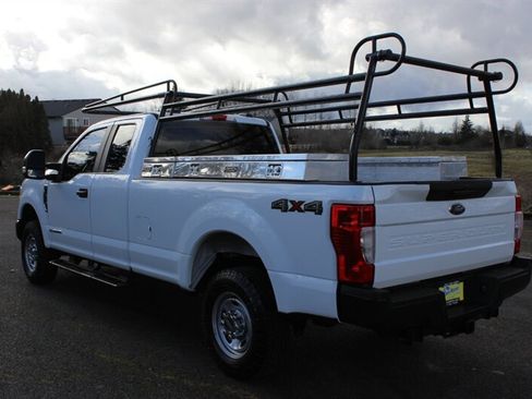 Used 2022 Ford F250 XL w/ Power Equipment Group image 3