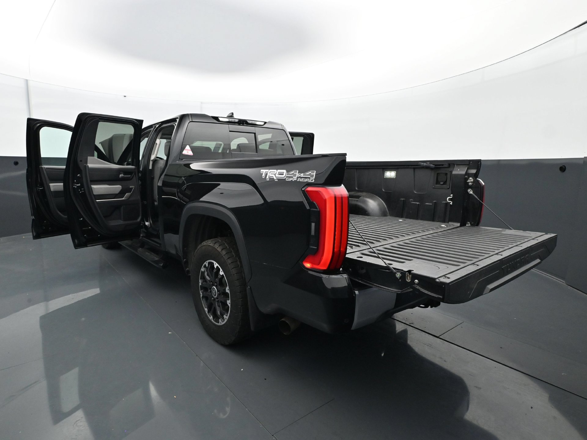 Used 2022 Toyota Tundra Limited AWD/4WD image 35