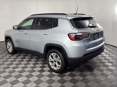 Used 2025 Jeep Compass Latitude image 7