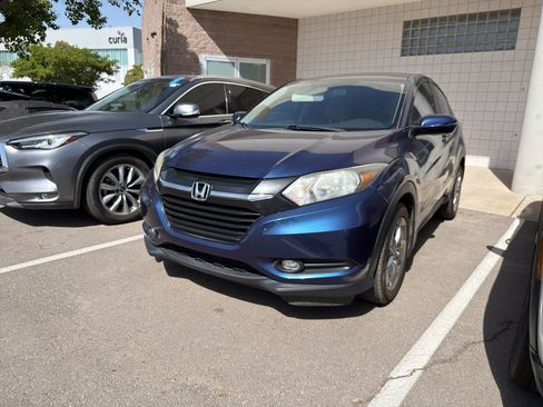 Used 2017 Honda HR-V EX image 1