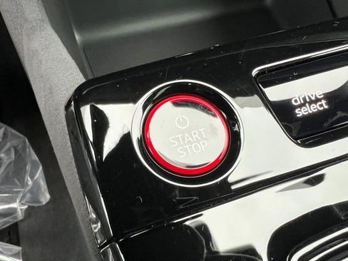 Certified 2025 Audi S6 e-tron Prestige w/ 21" Black Optic Package image 32