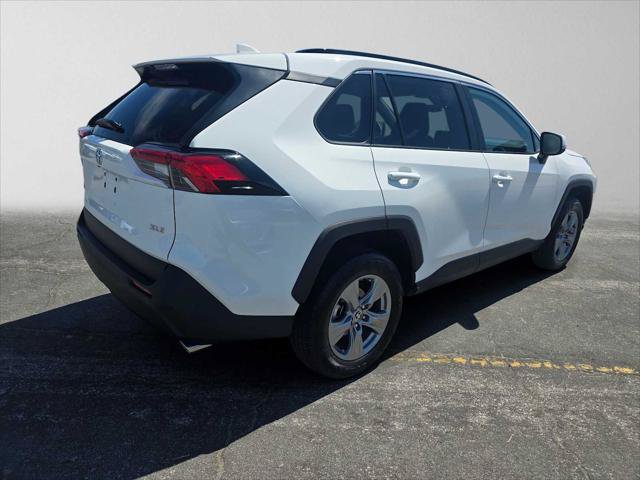 Used 2024 Toyota RAV4 XLE FWD image 3