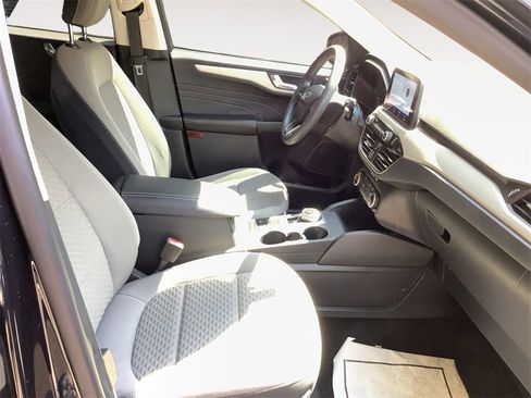 Used 2021 Ford Escape SE image 15