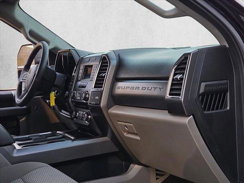 Used 2017 Ford F250 XLT w/ XLT Value Package image 25