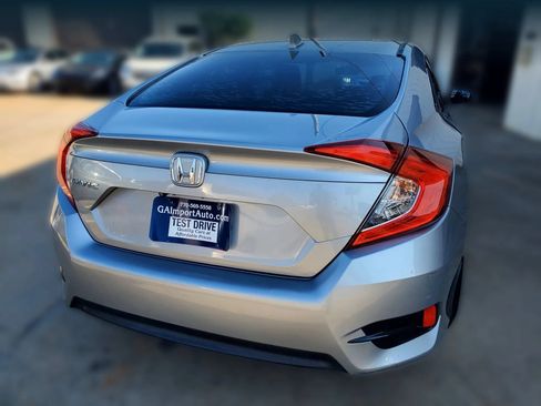 Used 2017 Honda Civic EX image 9