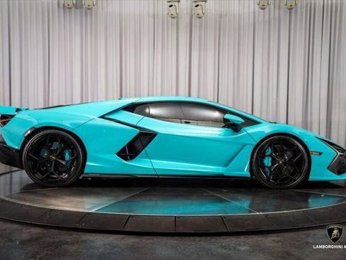 Used 2025 Lamborghini Revuelto AWD/4WD image 34