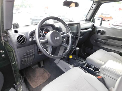 Used 2009 Jeep Wrangler Unlimited Rubicon w/ Trailer Tow Group AWD/4WD image 34