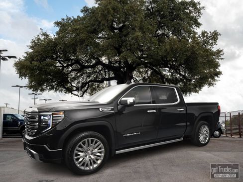 Used 2023 GMC Sierra 1500 Denali w/ Denali Reserve Package AWD/4WD image 1