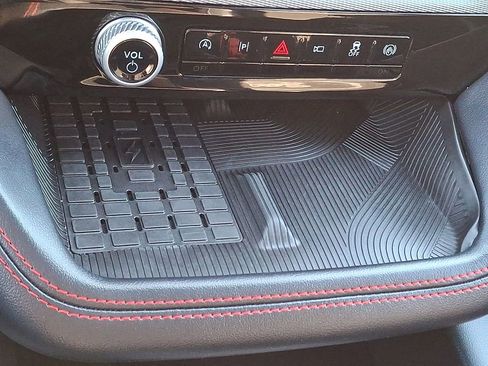 Used 2025 Ford Explorer ST image 25