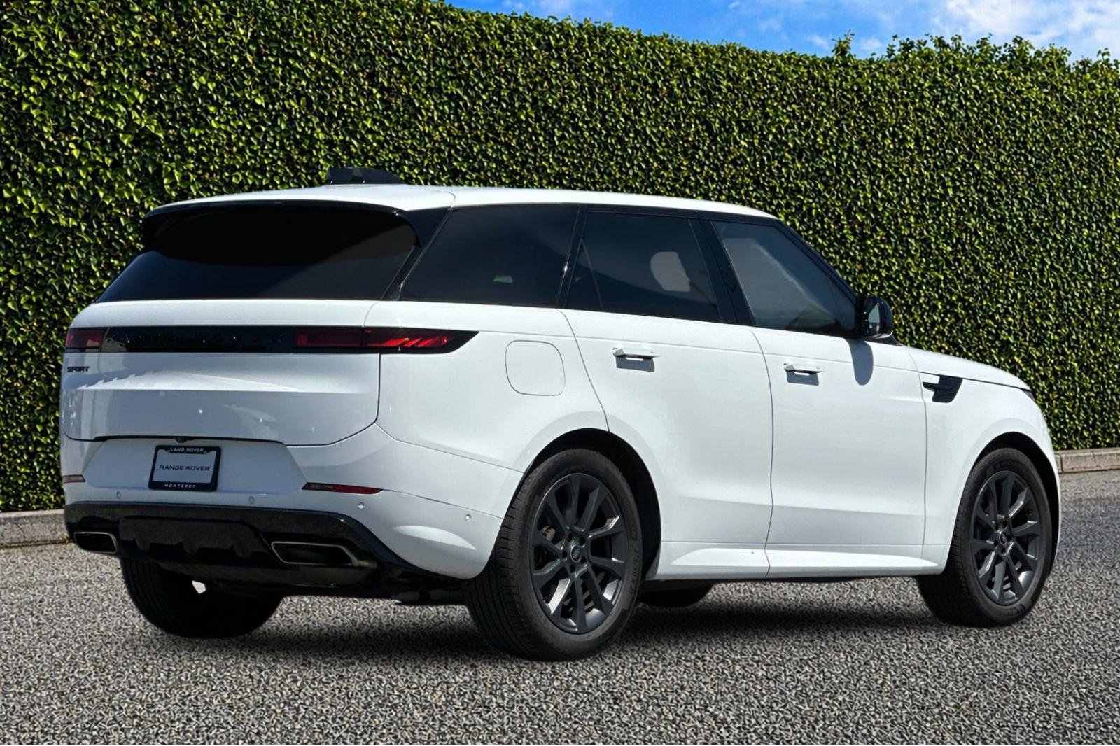 Used 2024 Land Rover Range Rover Sport Dynamic SE AWD/4WD image 4