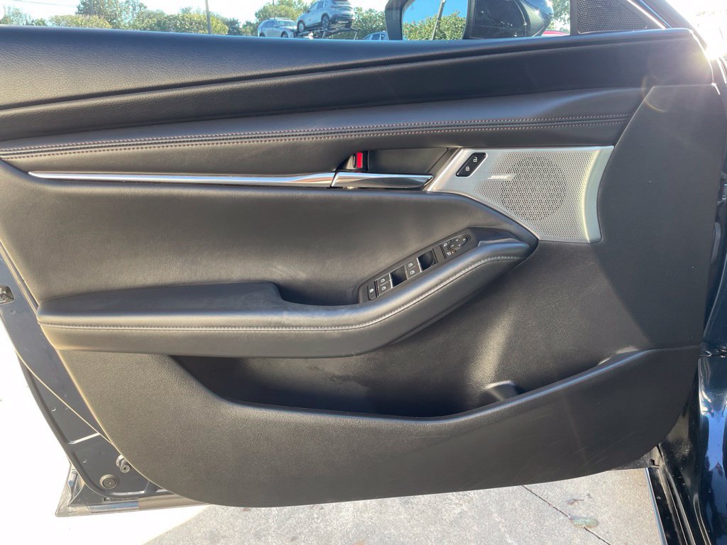 Used 2019 MAZDA MAZDA3 Sedan w/ Preferred Package FWD image 17