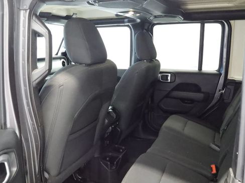 Certified 2019 Jeep Wrangler Unlimited Sahara AWD/4WD image 22