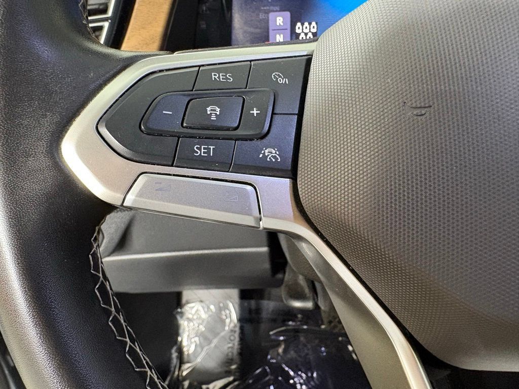 Used 2024 Volkswagen Atlas SE FWD image 24
