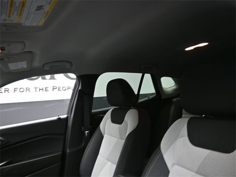 Used 2024 Chevrolet Trax LS w/ LS Convenience Package image 17