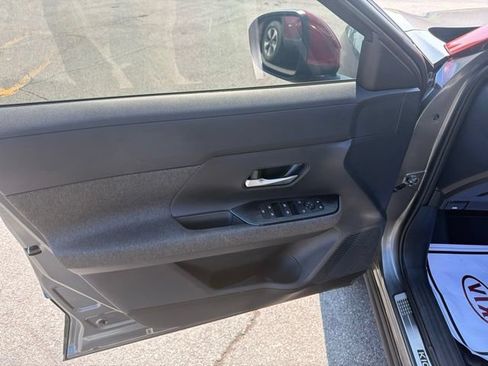 Used 2025 Nissan Kicks SV w/ SV Premium Package AWD/4WD image 18