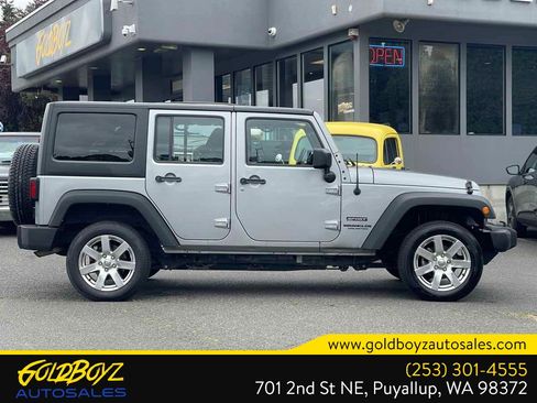 Used 2014 Jeep Wrangler Unlimited Sport AWD/4WD image 3