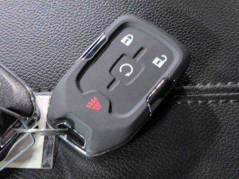 Used 2024 GMC Terrain SLE w/ Driver Convenience Package FWD image 25