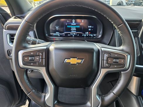 Used 2024 Chevrolet Suburban LT image 17