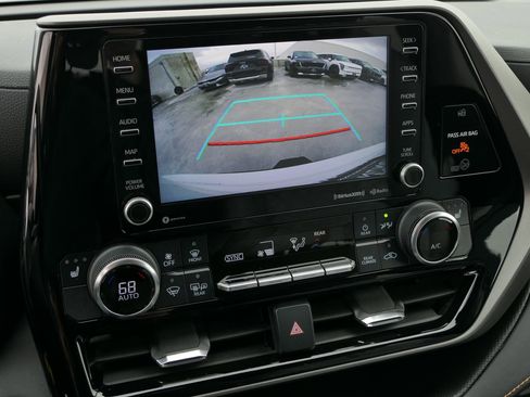 Used 2022 Toyota Highlander Bronze Edition image 20