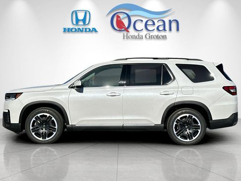New 2026 Honda Pilot Touring image 2