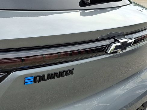 Used 2026 Chevrolet Equinox EV RS FWD image 30