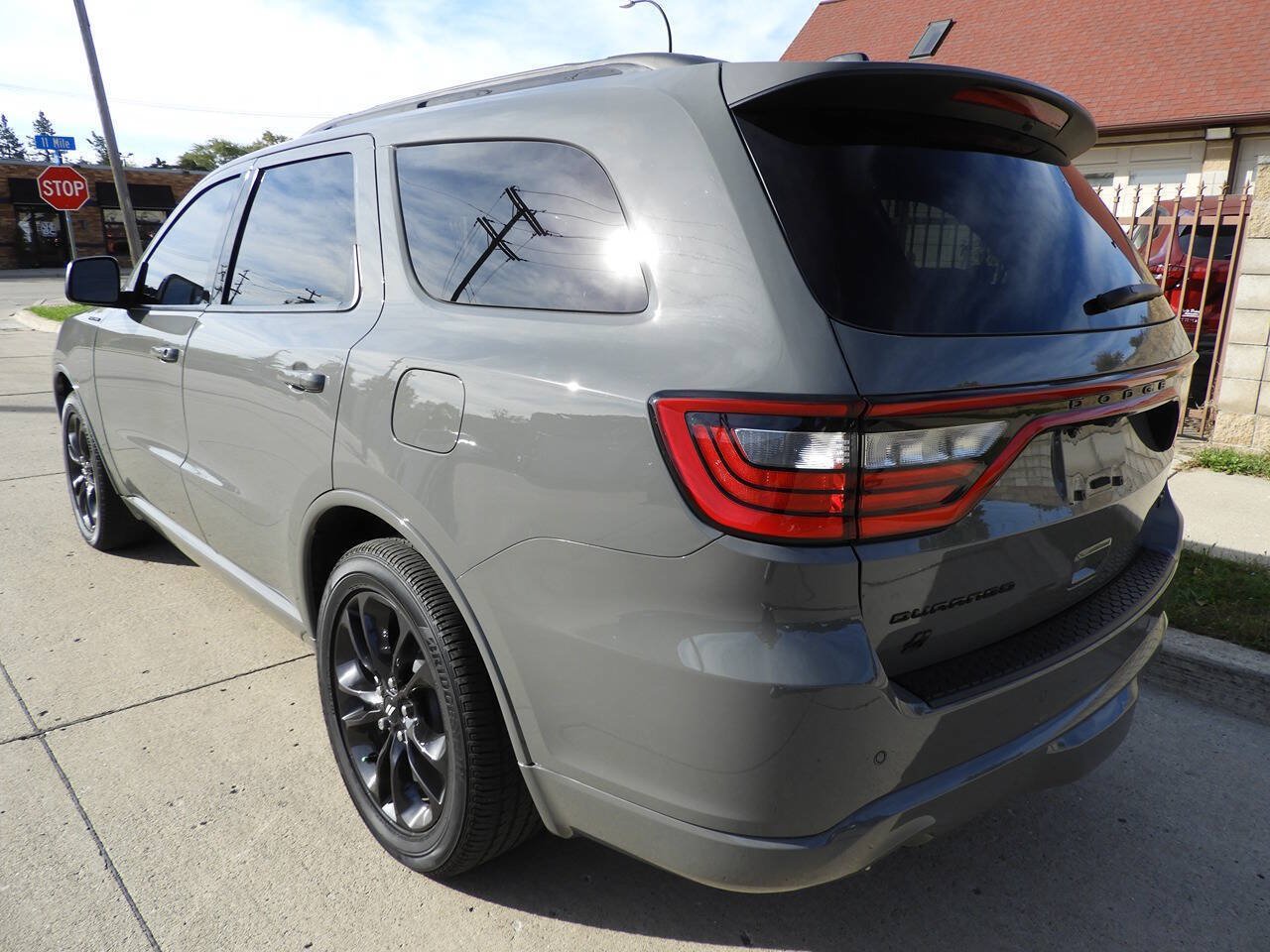 Used 2025 Dodge Durango R/T w/ Blacktop Package AWD/4WD image 6