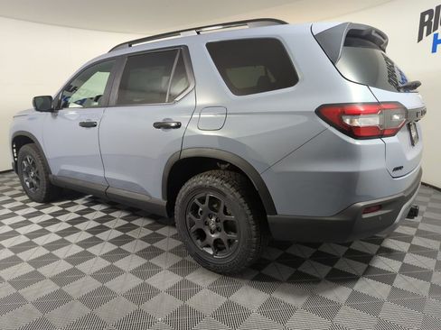 New 2025 Honda Pilot TrailSport image 3