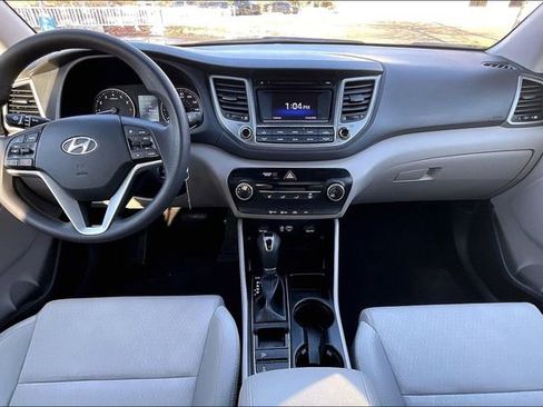 Used 2018 Hyundai Tucson SE image 15