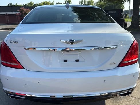 Used 2017 Genesis G90 5.0 Ultimate RWD image 4