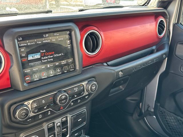 Used 2018 Jeep Wrangler Unlimited Rubicon AWD/4WD image 24