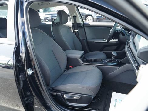 Used 2025 Kia K4 FWD image 12