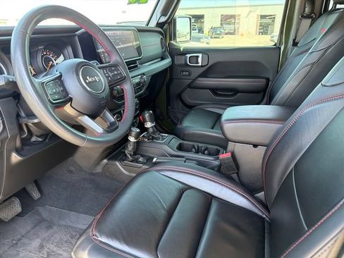 Used 2024 Jeep Wrangler Unlimited Rubicon AWD/4WD image 18